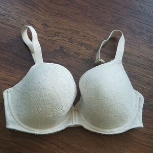 Wacoal Womens Cream Chic Feminine Classic Floral Lace Overlay Bra Size 34DDD